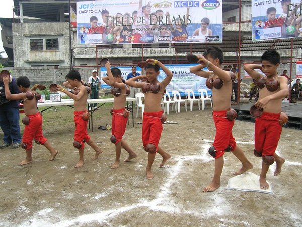 Интересные виды танцев. Маглалатик, или как танцуют филиппинцы